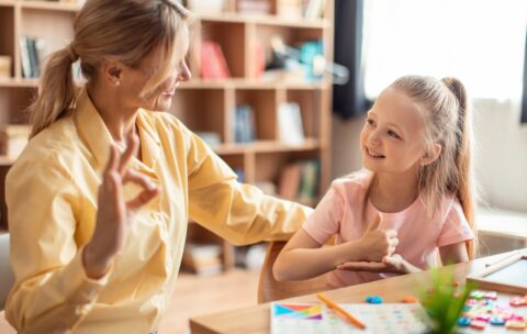 Inclusione e disabilità la comunicazione decodificata dei segni e delle mani