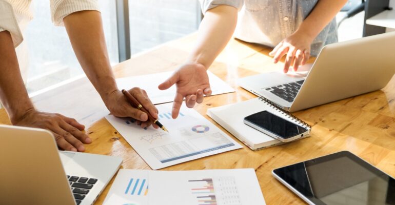 business-people-meeting