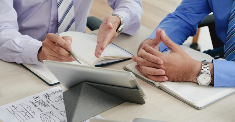 cropped-colleagues-generating-business-ideas